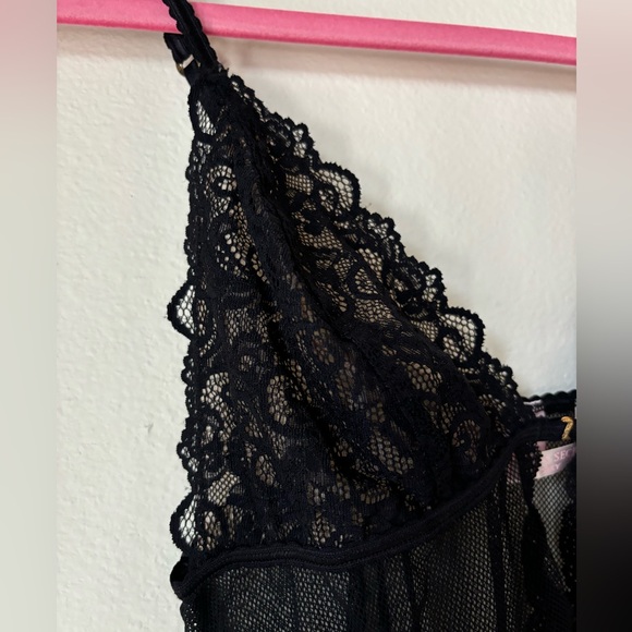 Victoria’s secret - Picture 5 of 6